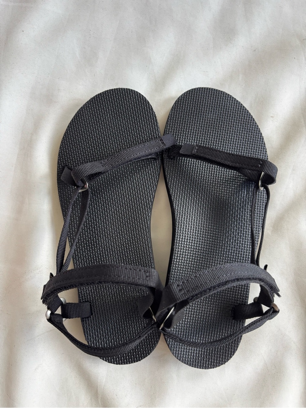 Teva Original universal slim women’s sandal black size 8 - Picture 4 of 7